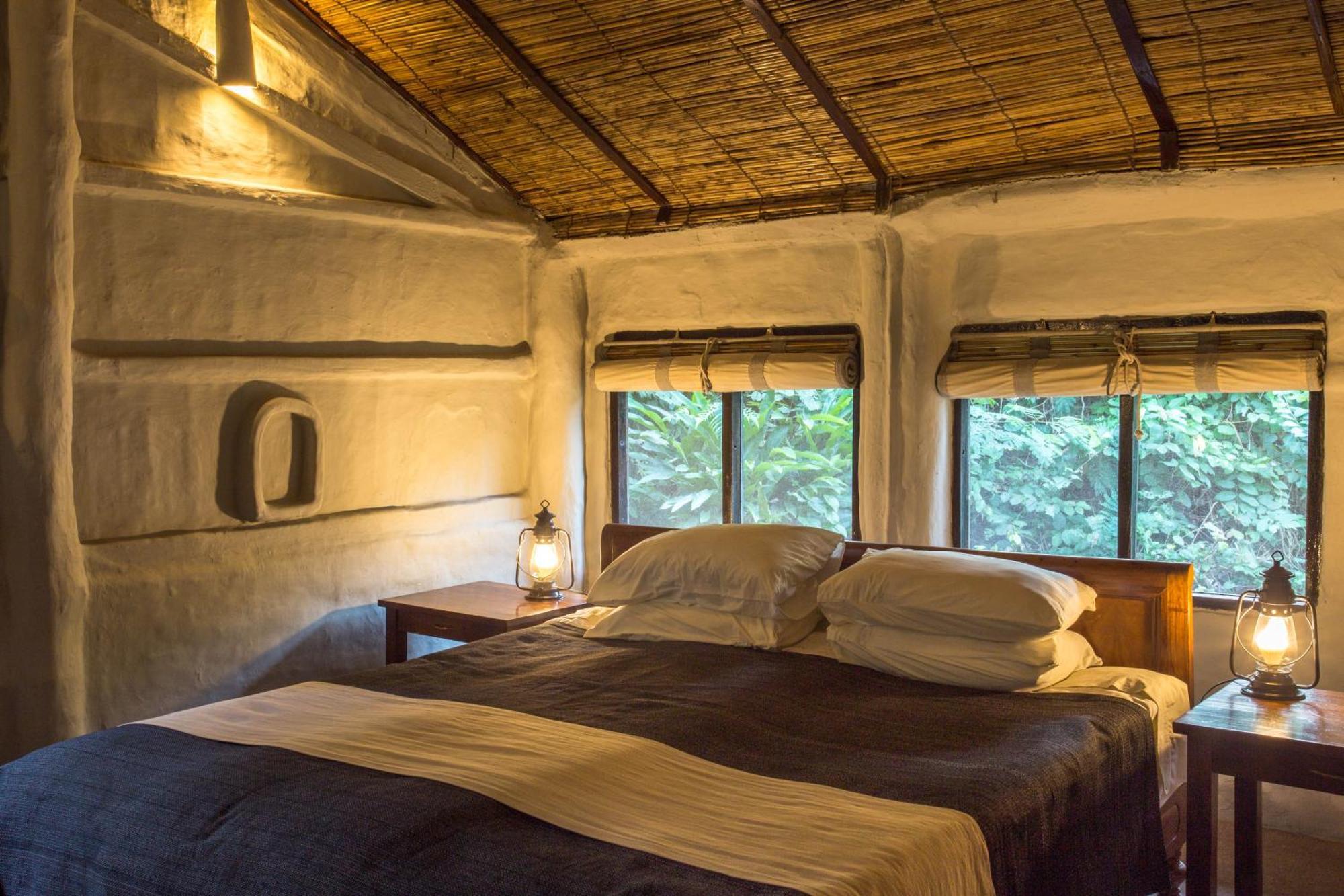 Tiger Tops Tharu Lodge Chitwan Extérieur photo