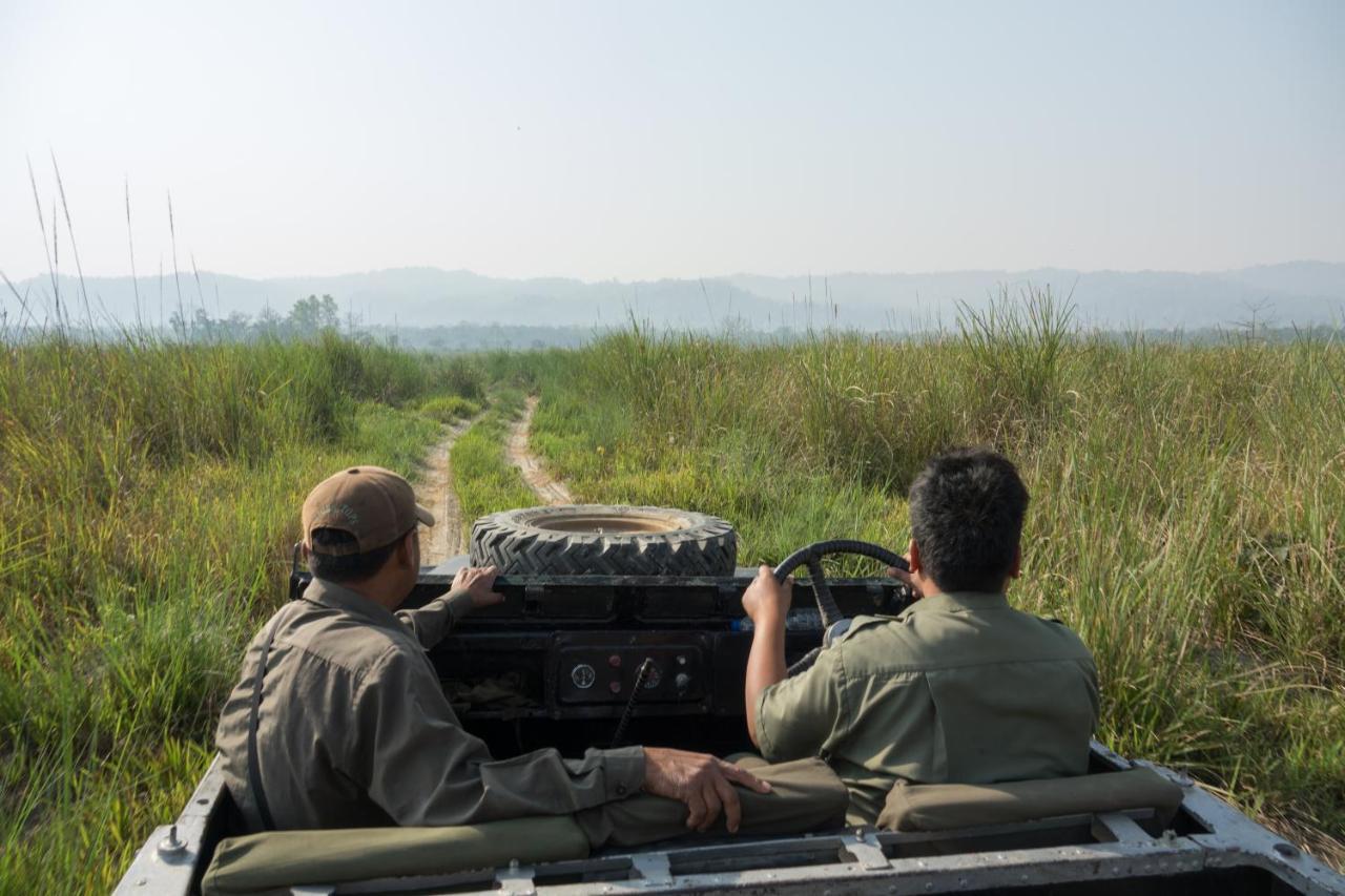 Tiger Tops Tharu Lodge Chitwan Extérieur photo