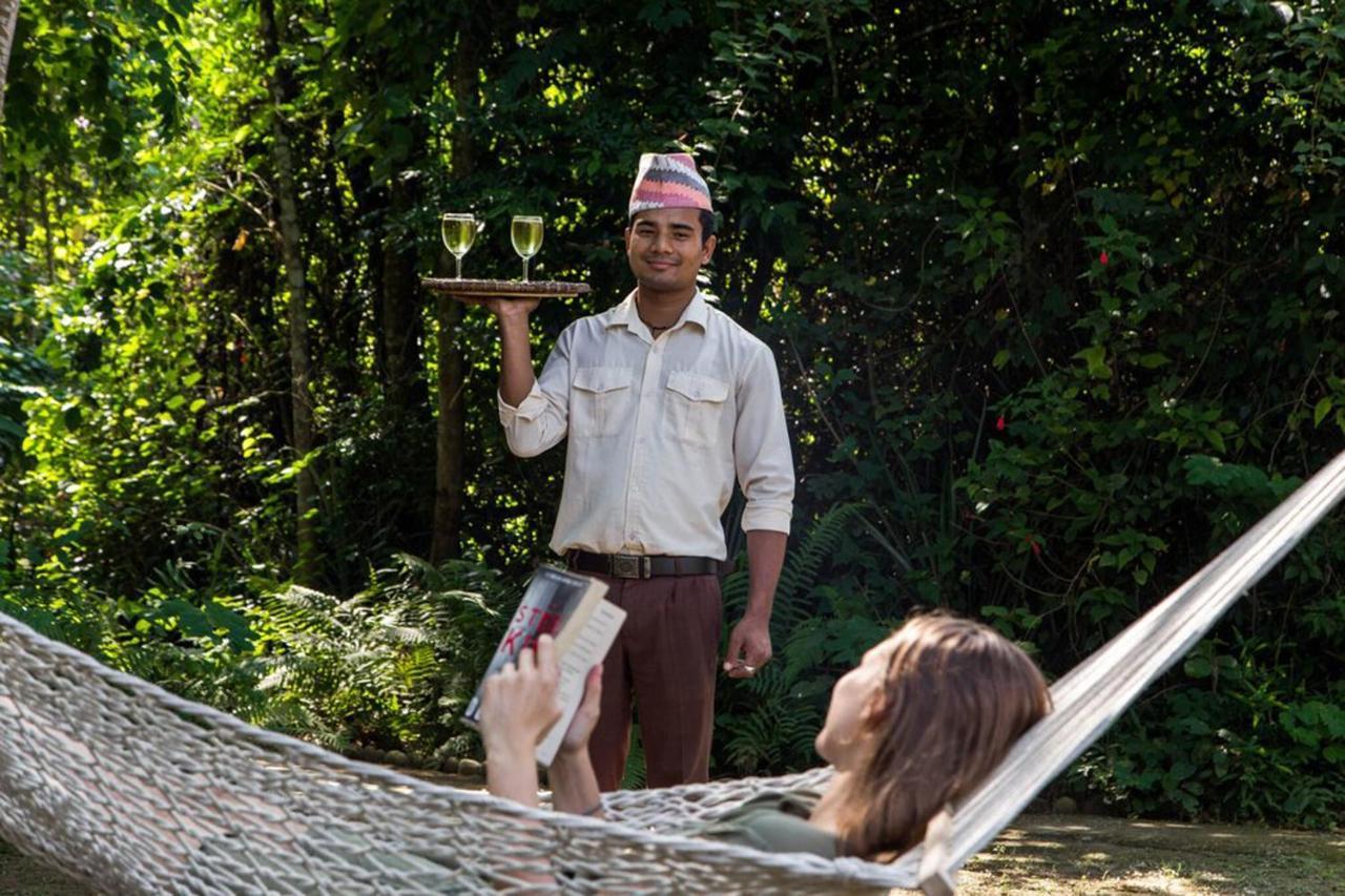Tiger Tops Tharu Lodge Chitwan Extérieur photo
